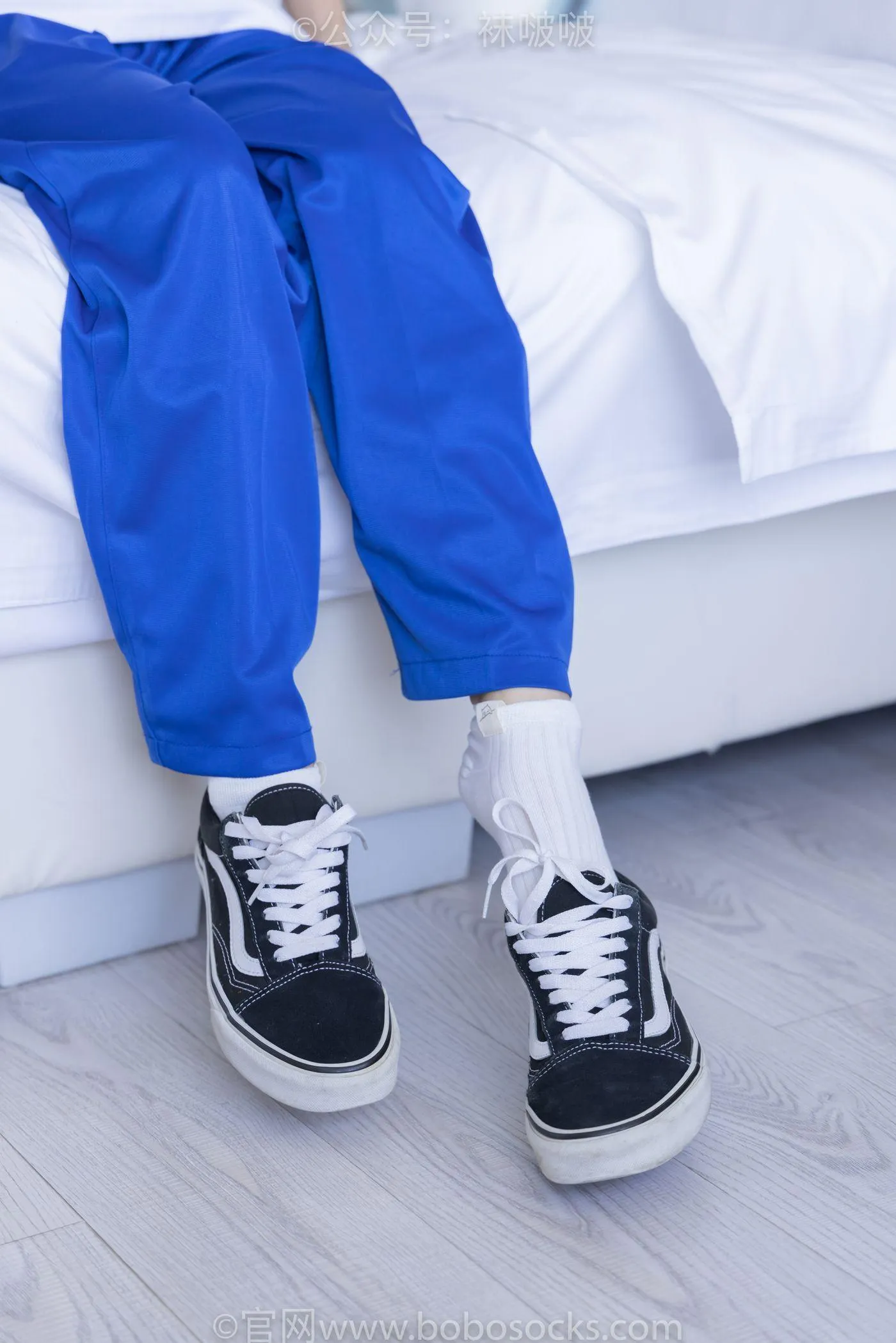 [BoBoSocks袜啵啵]NO.039 小奶熊-校服、vans帆布鞋、短白棉袜、裸足 [154P]插图3